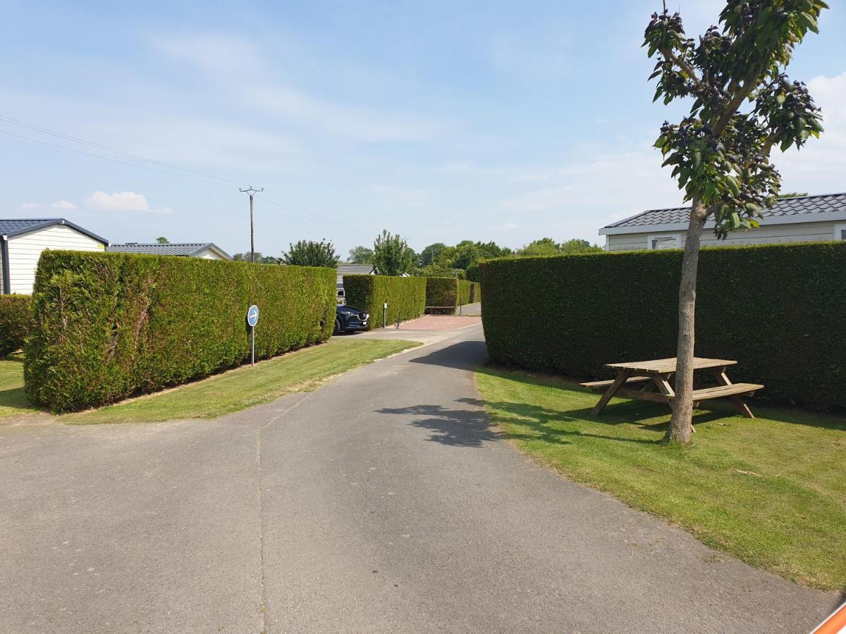Le Clos Tranquille Gonneville-en-Auge Exterior photo