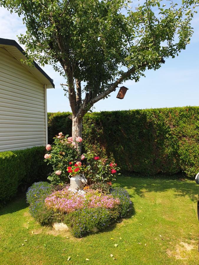 Le Clos Tranquille Gonneville-en-Auge Exterior photo